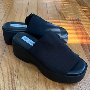 NWOT Steve Madden Slinky30 Platform Slides